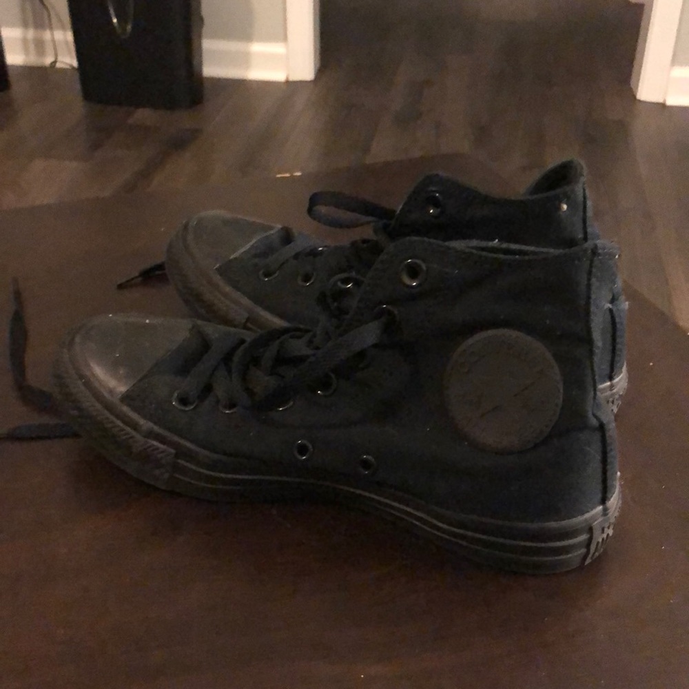 Black HighTop Converse 7M